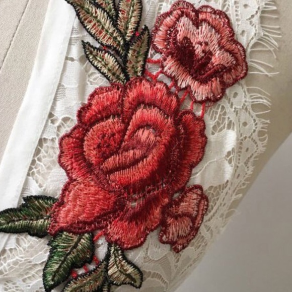 White Lace Floral Embroidery Bra Crop Top - Picture 4 of 6